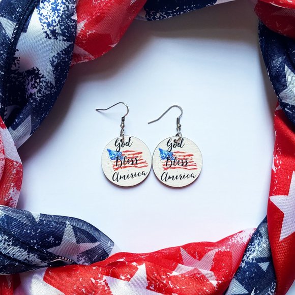 🇺🇸 God Bless America Earrings - Picture 3 of 6